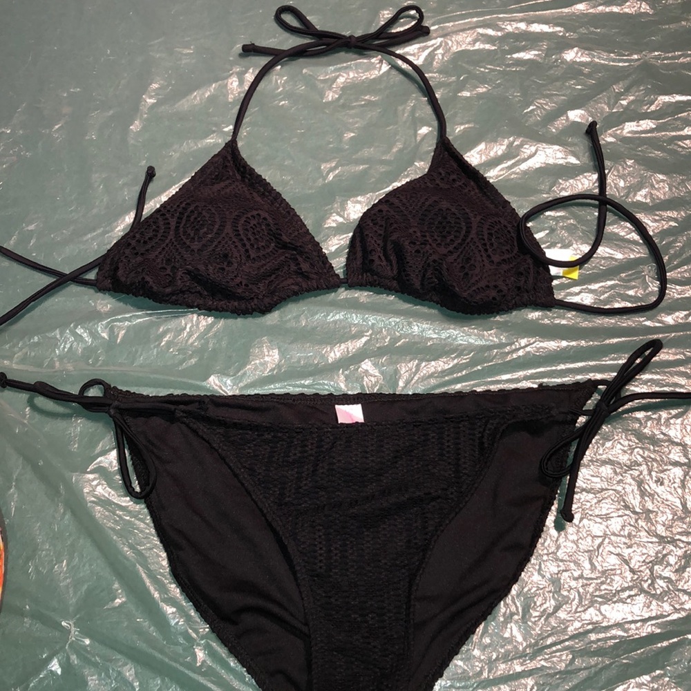 Black lace bikini